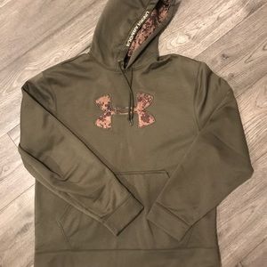 Under Armour Men’s Medium Loose Fit Hoodie